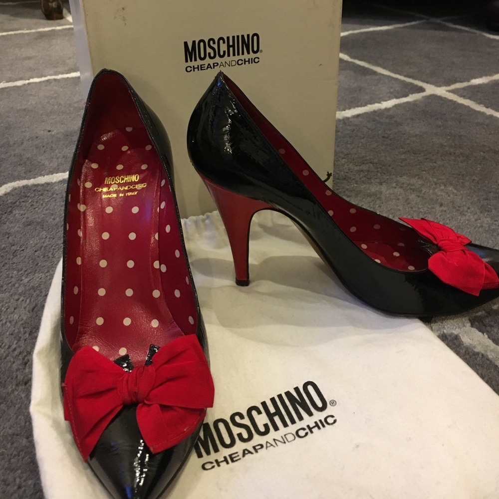 Moschino Cheap & Chic  patent black pumps
