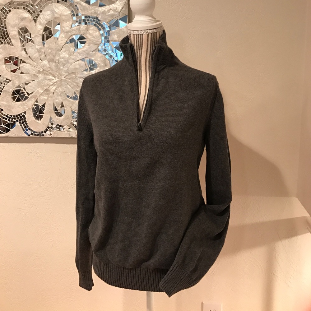 Gap Men's Zip Down Pull Over - image 1