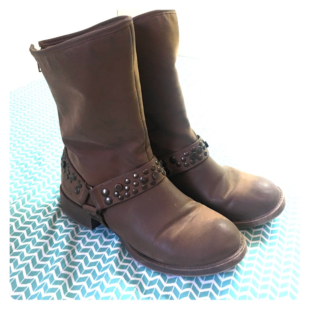 Boots!! 💕
