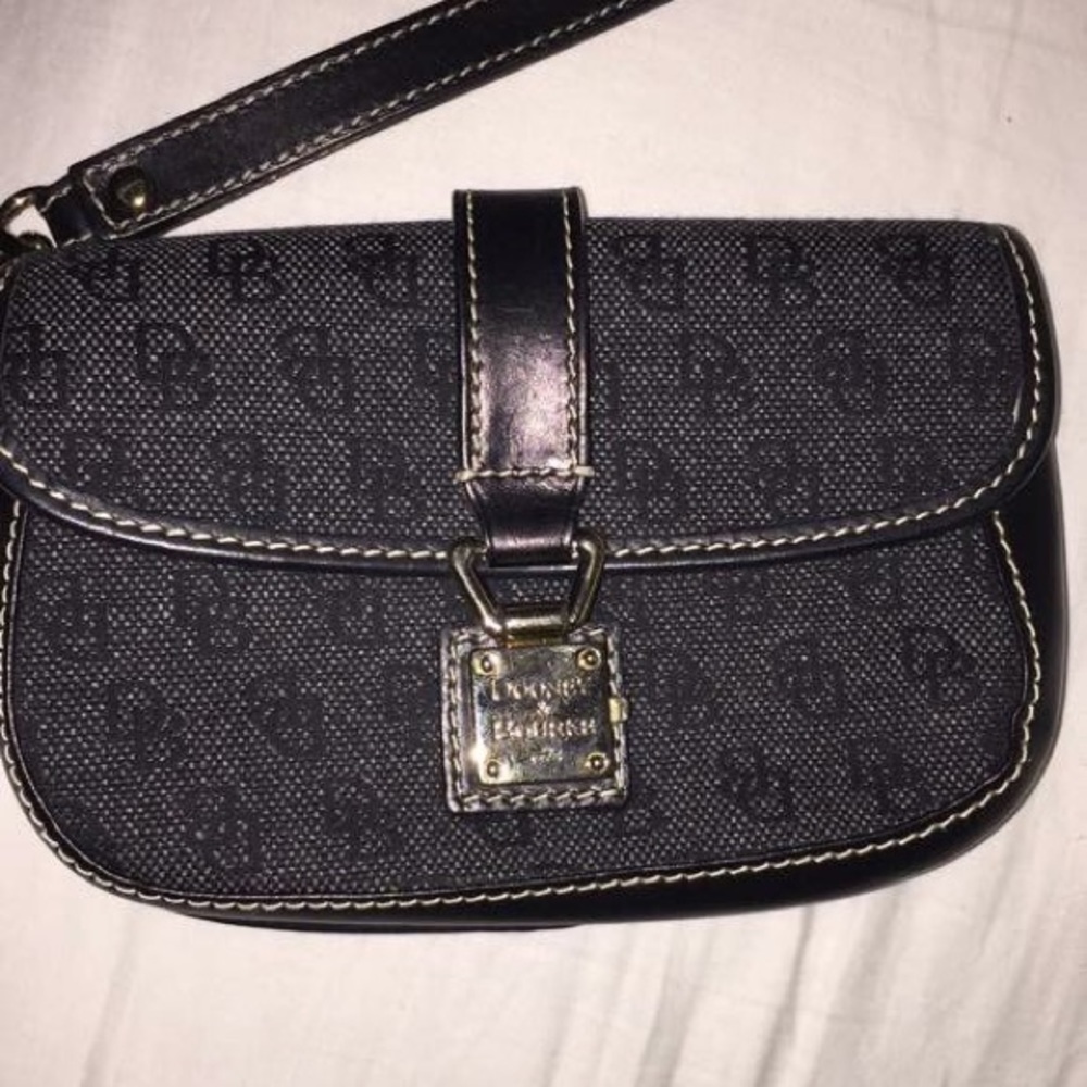 Dooney & Bourke wristlet