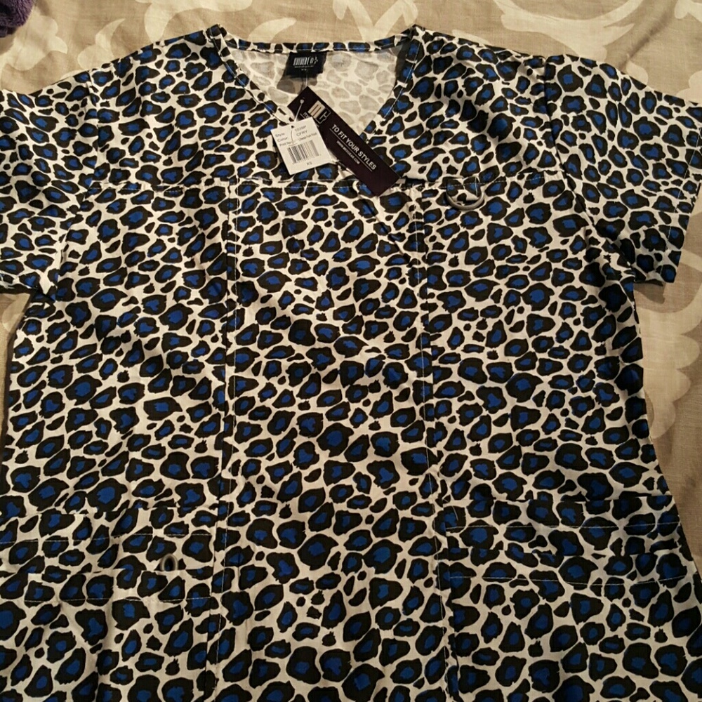 MG scrub top