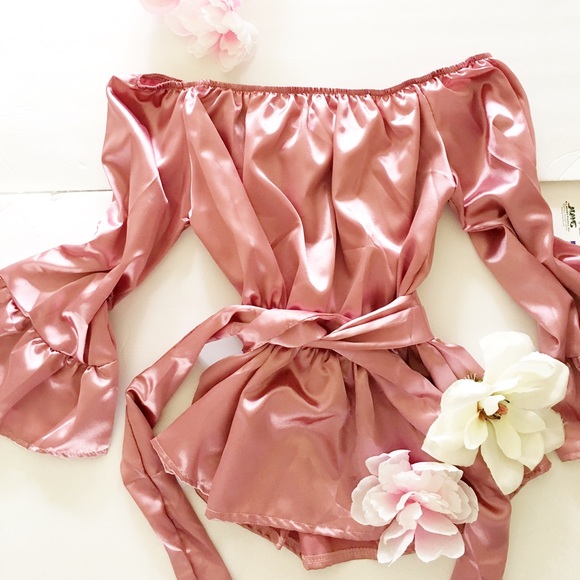 🎉SALE! 🎉Off The Shoulder PINK top - Picture 2 of 3