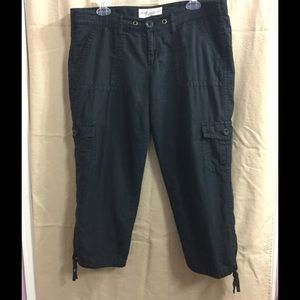 Aeropostale Black Stretch Cargo Capri Pants