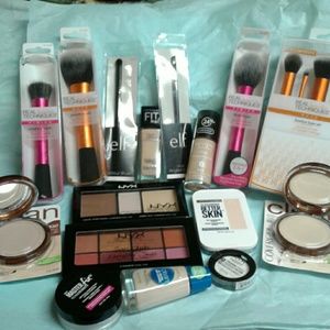Nwt 25 Piece Bundle RealTechniques Brushes Makeup