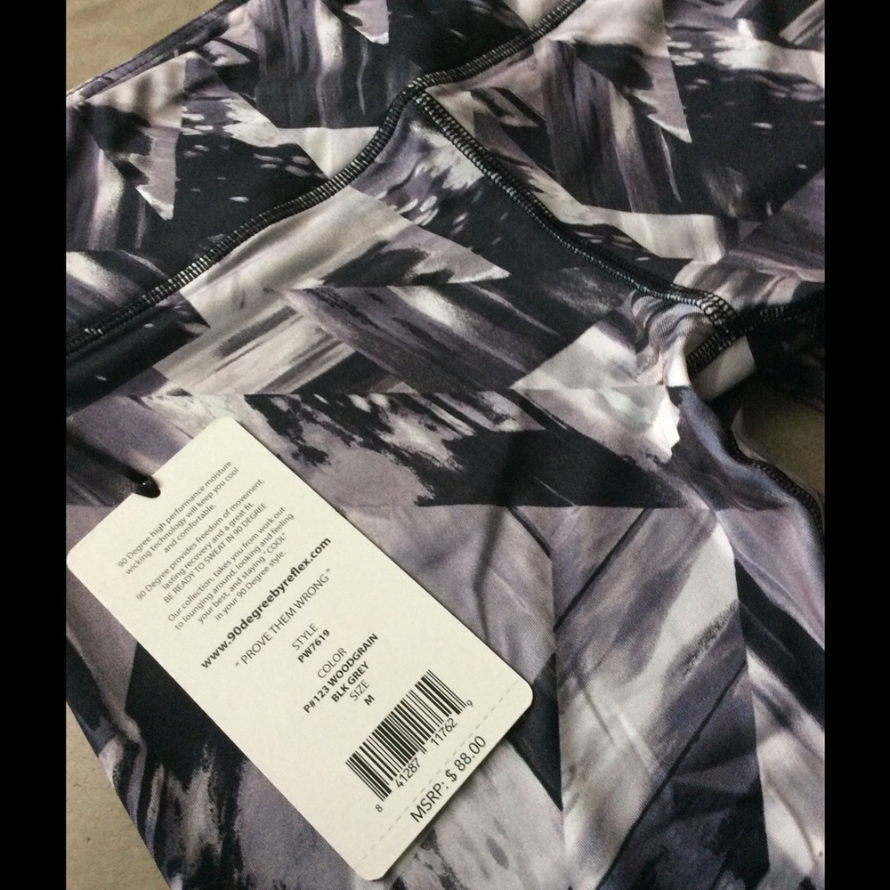 Yoga pants. Never worn. - Picture 4 of 4