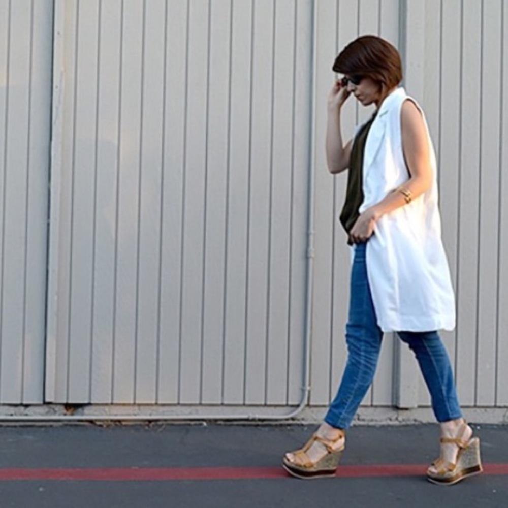 Tan PLATFORMS.  Start Spring with the right  - Picture 4 of 4