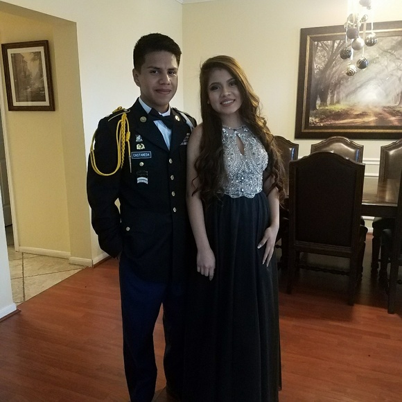 Meet your Posher, Cristina - Picture 2 of 5