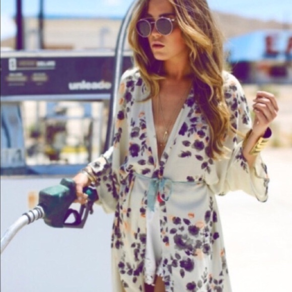 Sweaters - HP! π Floral Boho Chic Long Kimono Cardigan Sweaters - HP! π Floral Boho Chic Long Kimono Cardigan