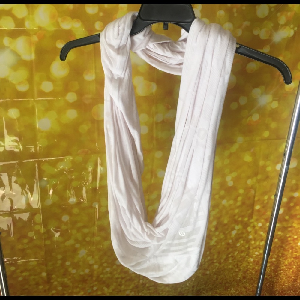 Lululemon scarf