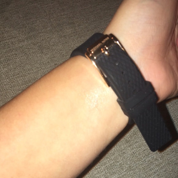 *Michael Kors Rose Gold women's watch* - Picture 3 of 4