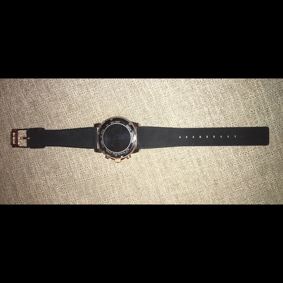 *Michael Kors Rose Gold women's watch* - Picture 4 of 4