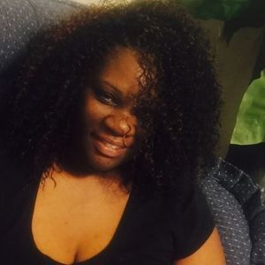 Meet your Posher, Deedee