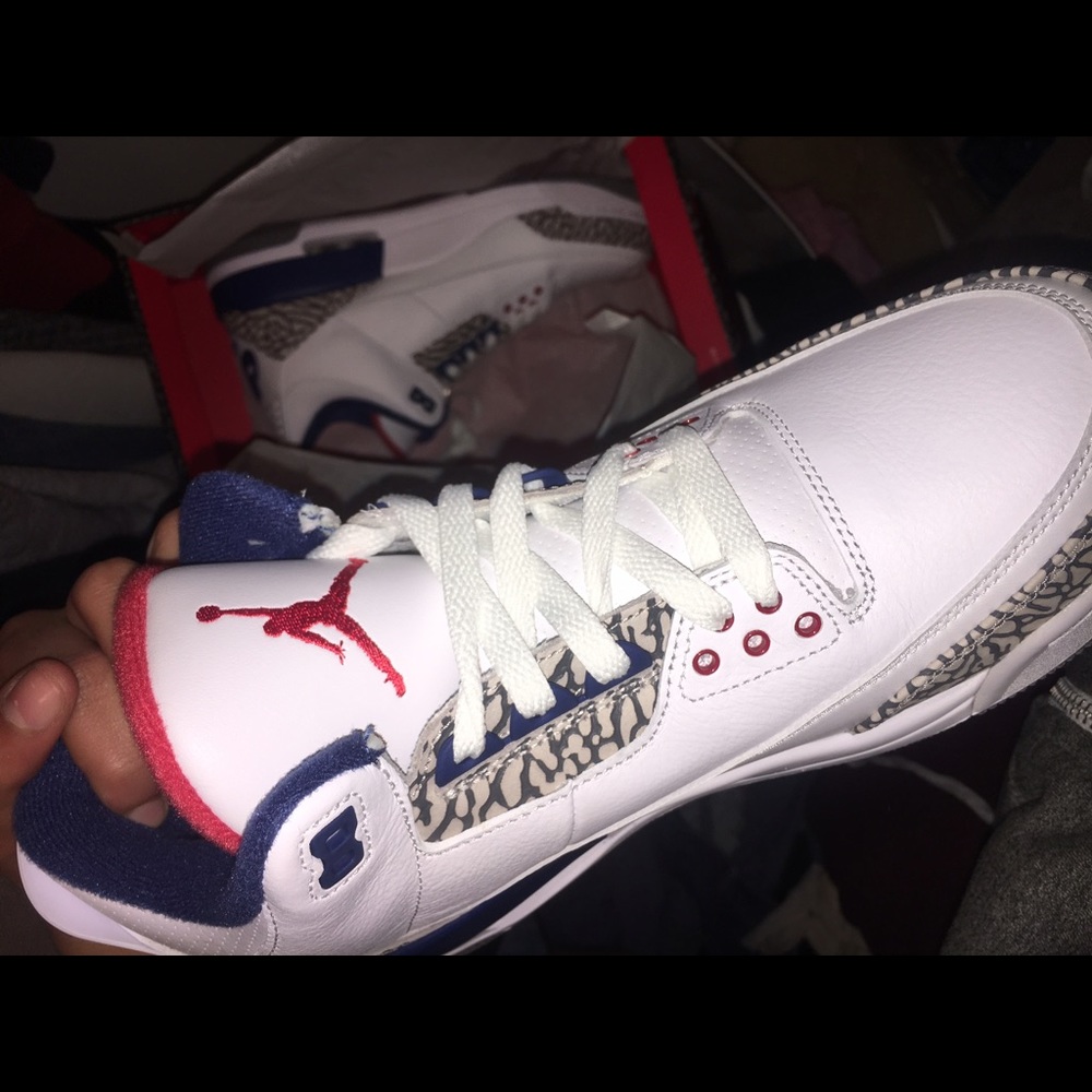 Jordan true blue 3's