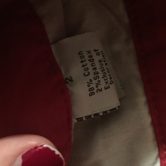 Size 2 red shorts with blue anchors - Picture 2 of 3