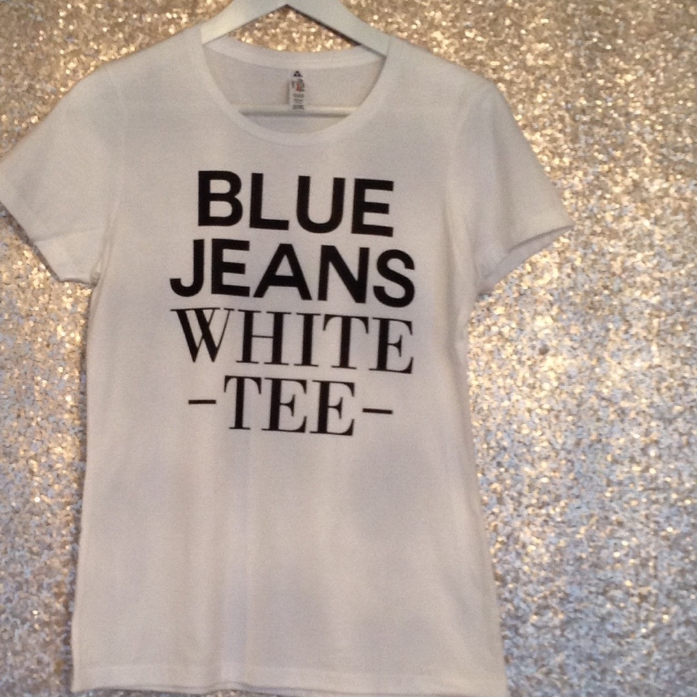 ❗️FINAL SALE ❗️WEAR THIS TEE WITH JEANS