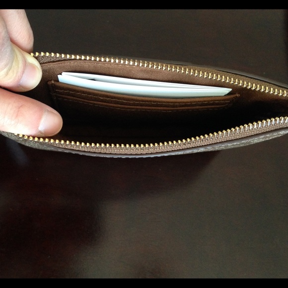 NWT Coach Signature Wristlet - Picture 2 of 2