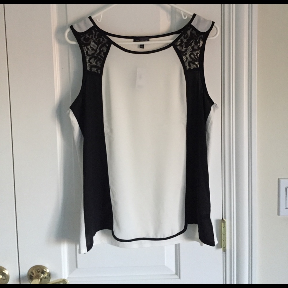Limited Lace Colorblock Shirt