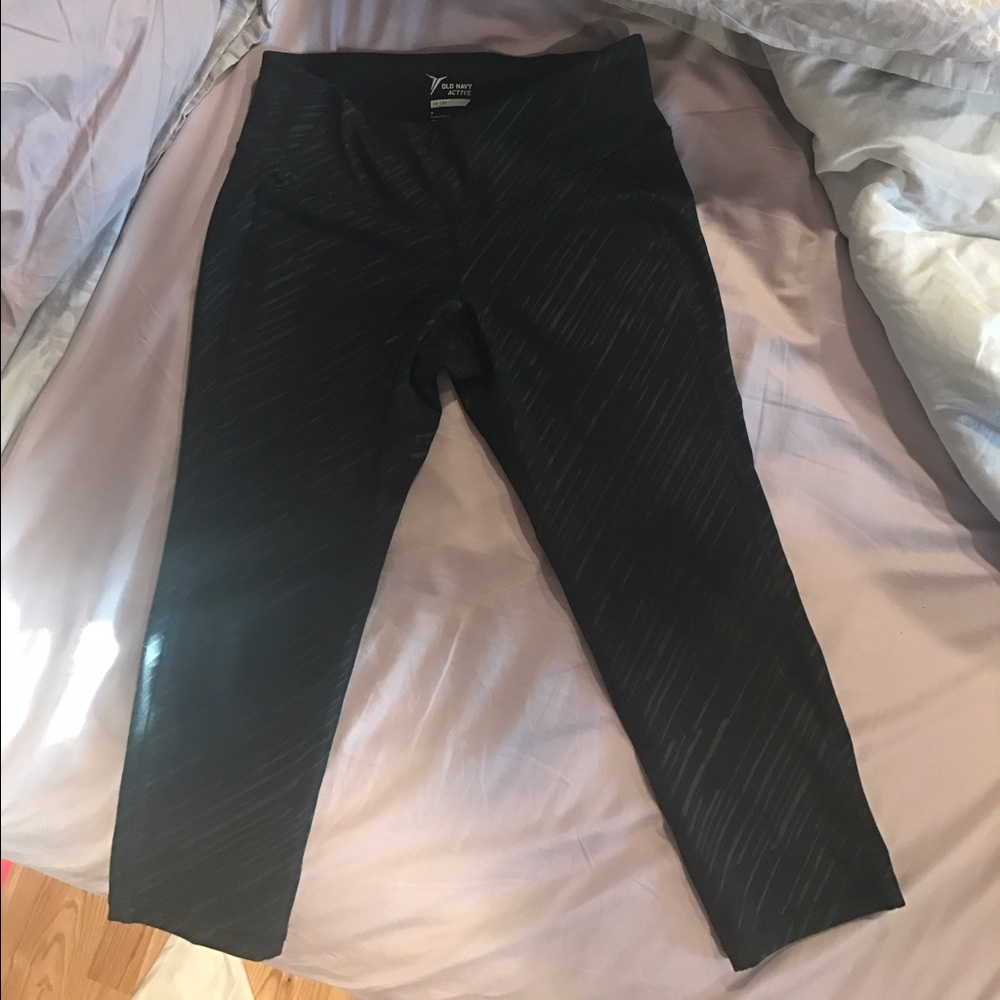 Old navy activewear capri. Donating 7/8