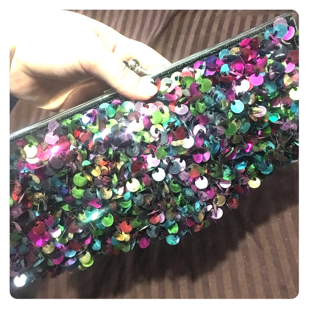 Sparkly sequined clutch