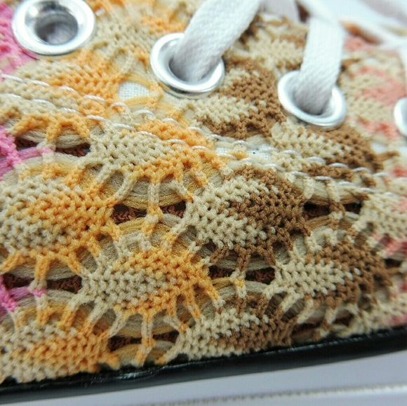 Converse, NWT, Women's Missoni Chuck Taylor - Picture 3 of 7