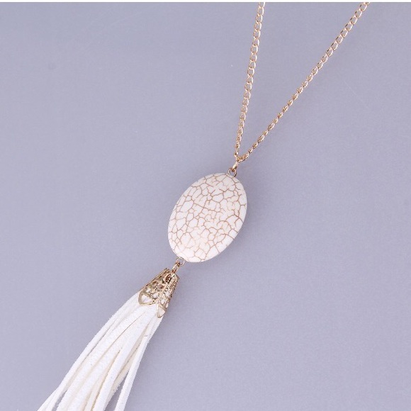 BOHO white tassel necklace sweater ready!!! - Picture 3 of 5