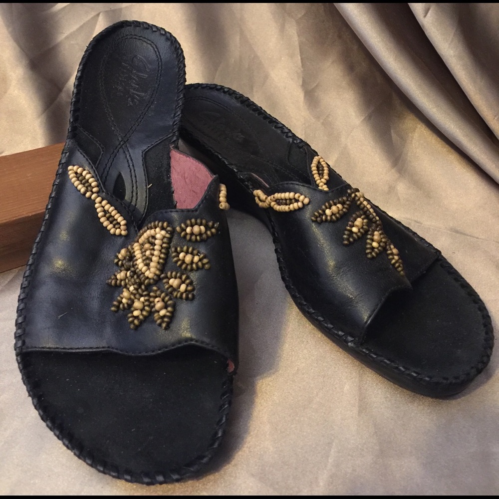 Like new! Worn once! Clarks wedge slides