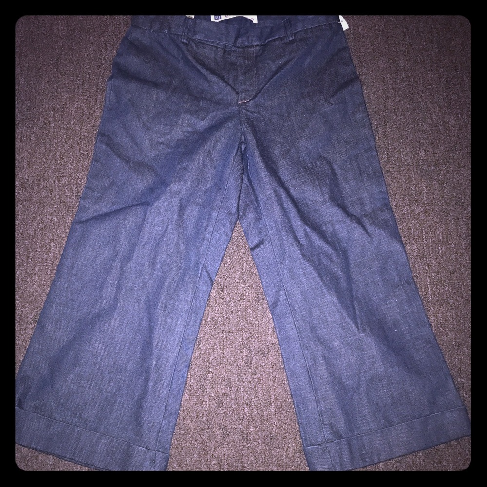 GAP WIDE LEG CAPRI PANTS