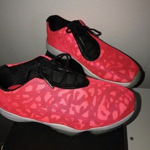 AIR JORDAN FUTURE LOW, INFRRD