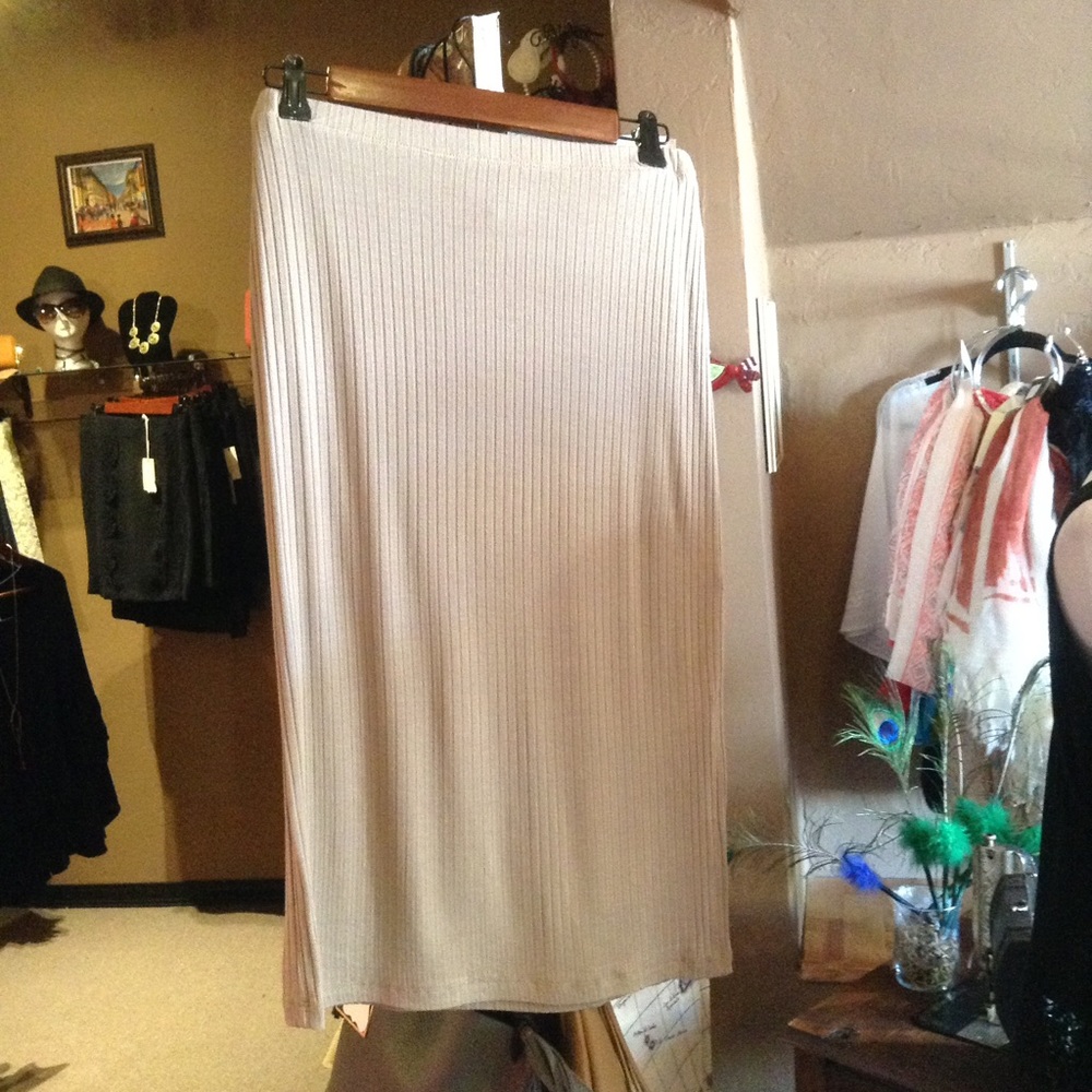 Pencil Knit Skirt-HOST PICK 🌟 - Picture 3 of 7