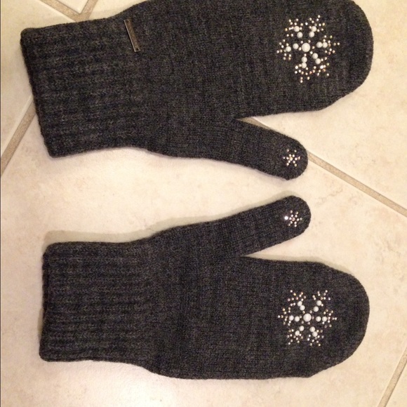 Accessories - FREE Crochet mittens