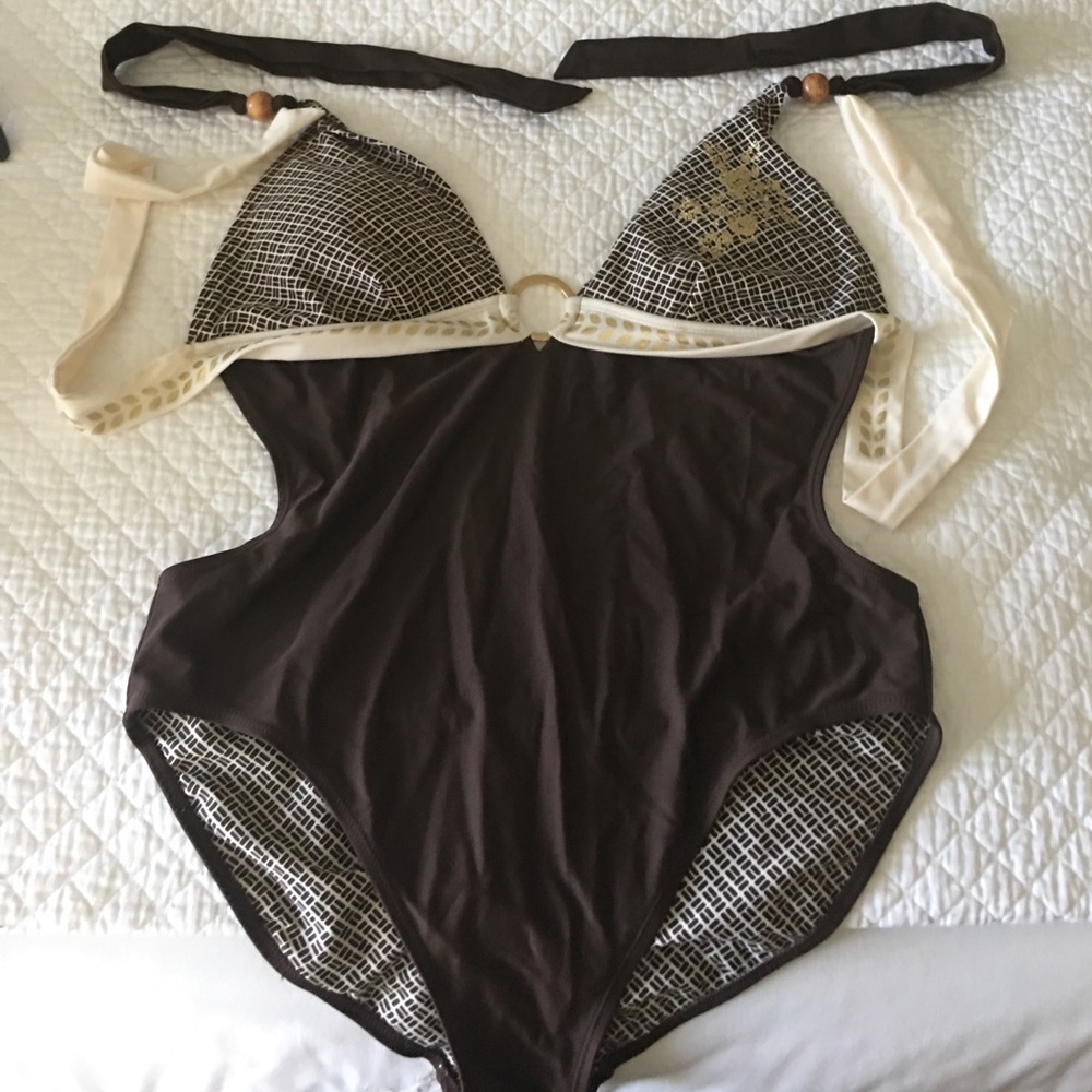 Swim suit