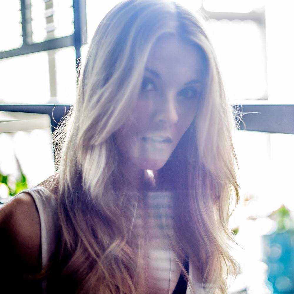 Meet your Posher, Jezlan