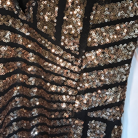 Gold sequin dress - Picture 5 of 6