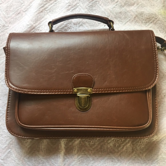 Leather satchel typo Outlet