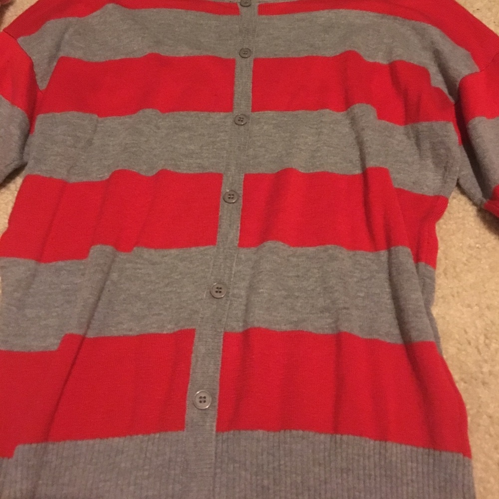 F21 sweater tee with buttons on back