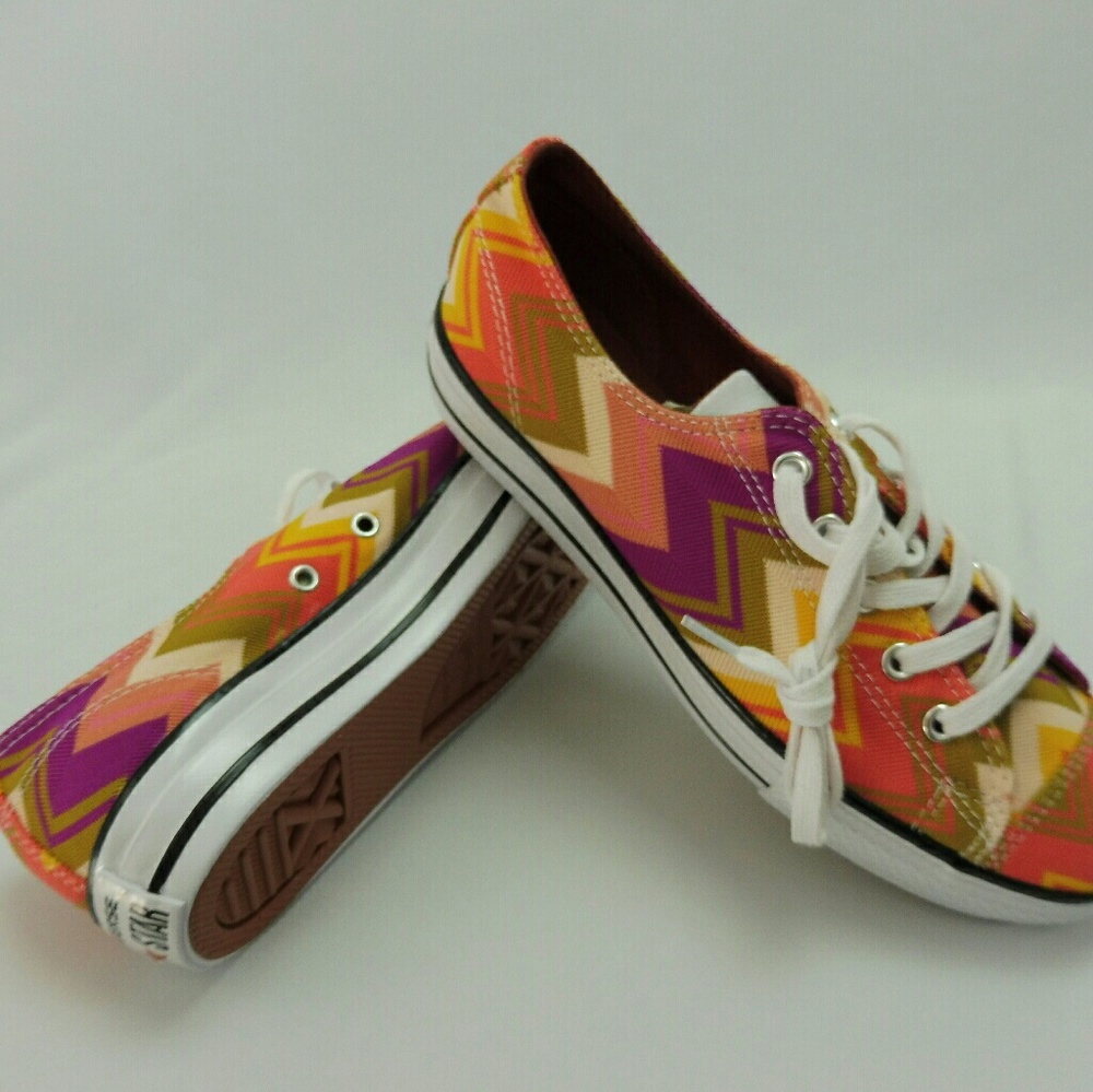 Converse, NWT, Women's Missoni Chuck Taylor - Picture 1 of 6