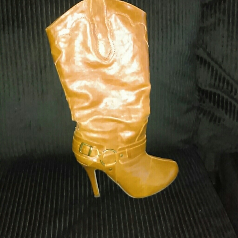Ladies boots