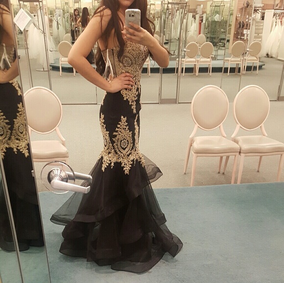 Meet your Posher, Kelly - Picture 3 of 4