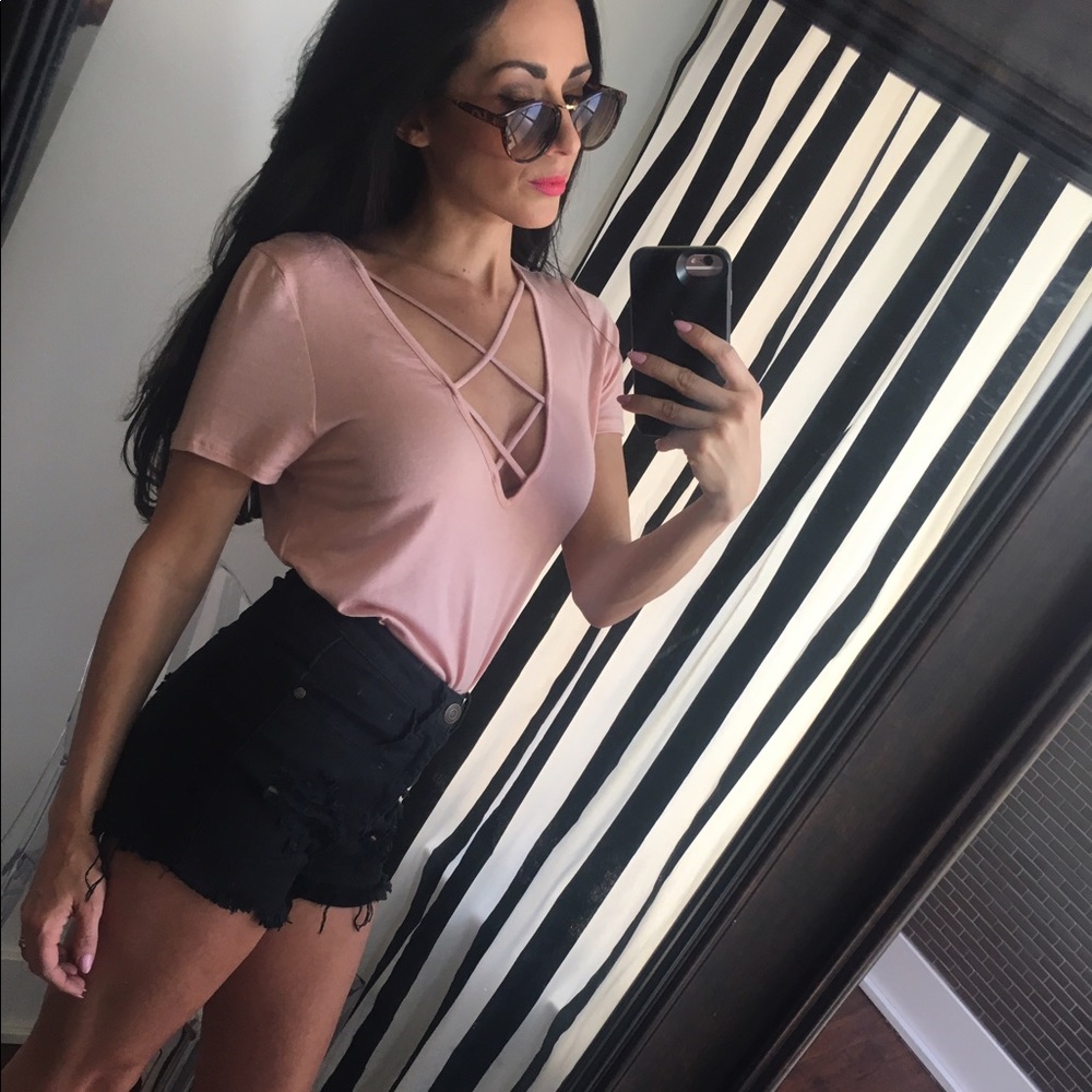 ✨Sale✨Double crossed staple tee buttery soft