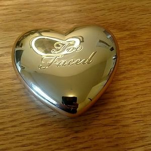 Too Faced Prismatic Highlighter