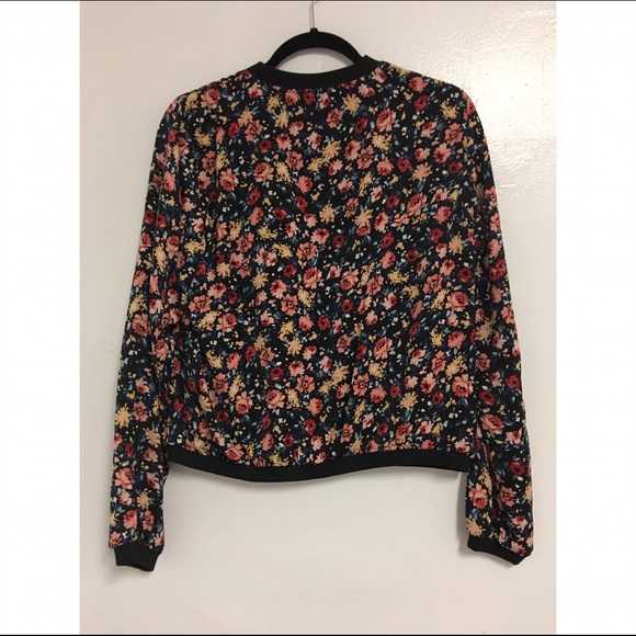 Light weight floral jacket - Picture 2 of 3