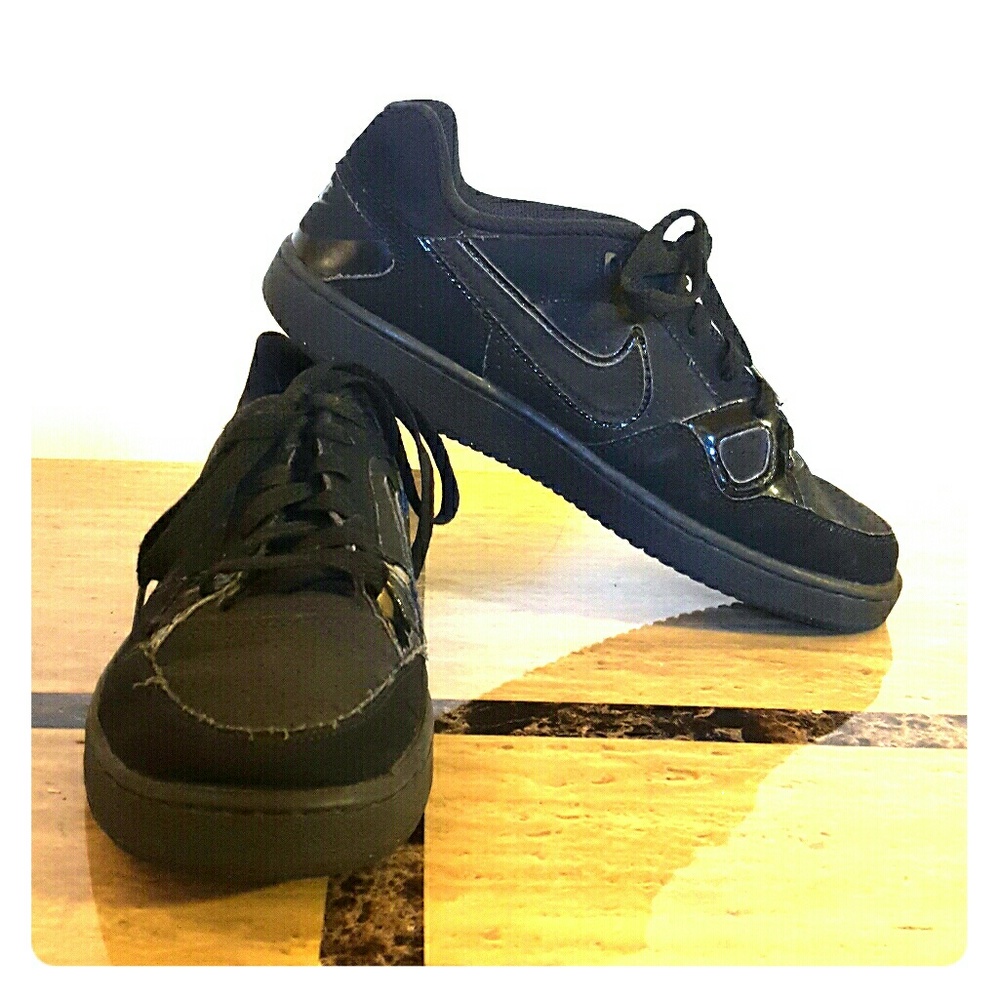 Nike Air Force one Low Top Patent leather on Black