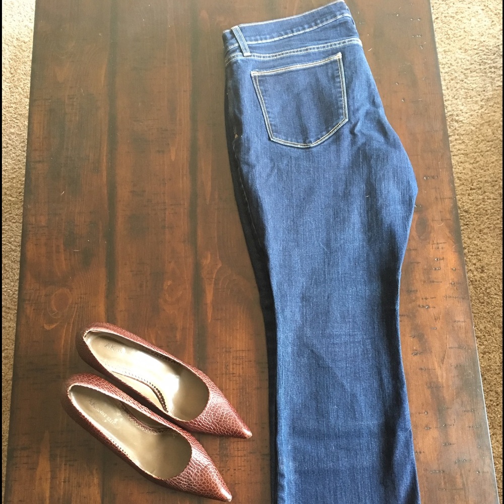 EUC Old Navy Flirt style dark jeans