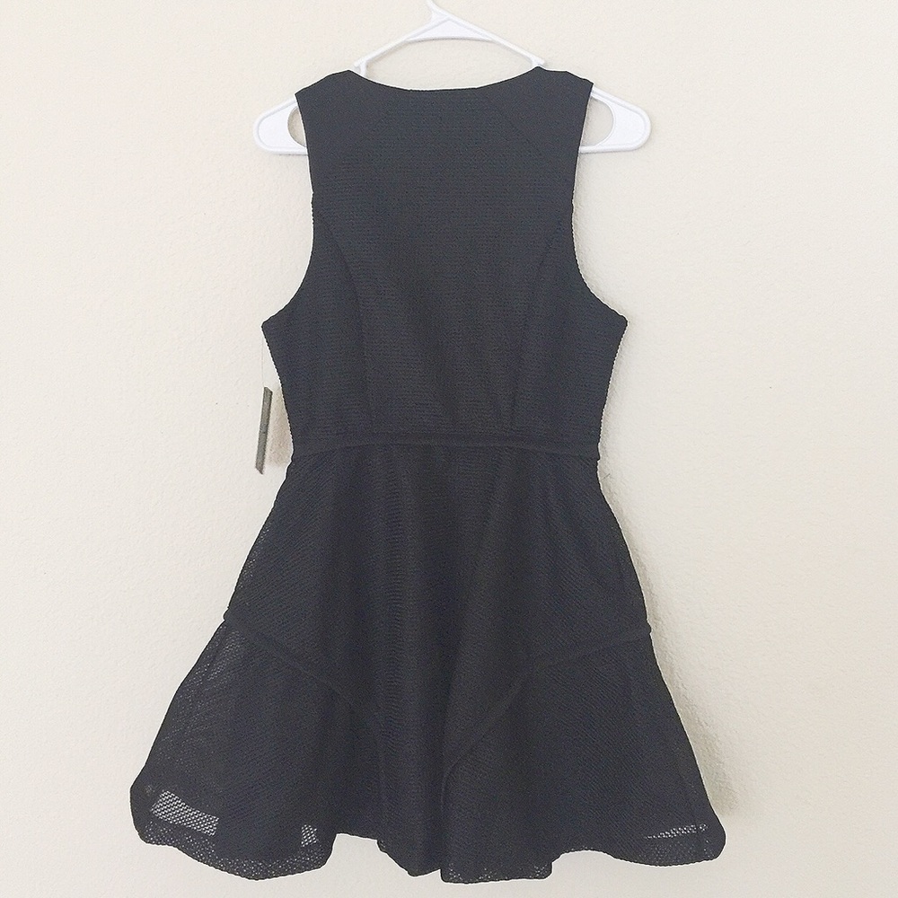 🎉HP🎉 NWT Guess fit and flare black dress SZ 6 - Picture 4 of 6