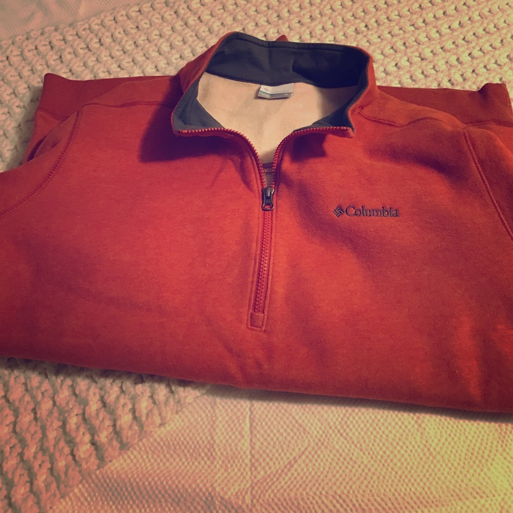 Men's Columbia Pullover Sweatshirt. NEVER WORN