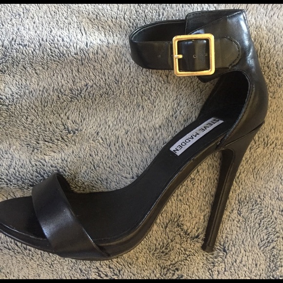 SOLD * DO NOT BUY *SEXY STEVE MADDEN STRAP HEEL👠 - Picture 3 of 4
