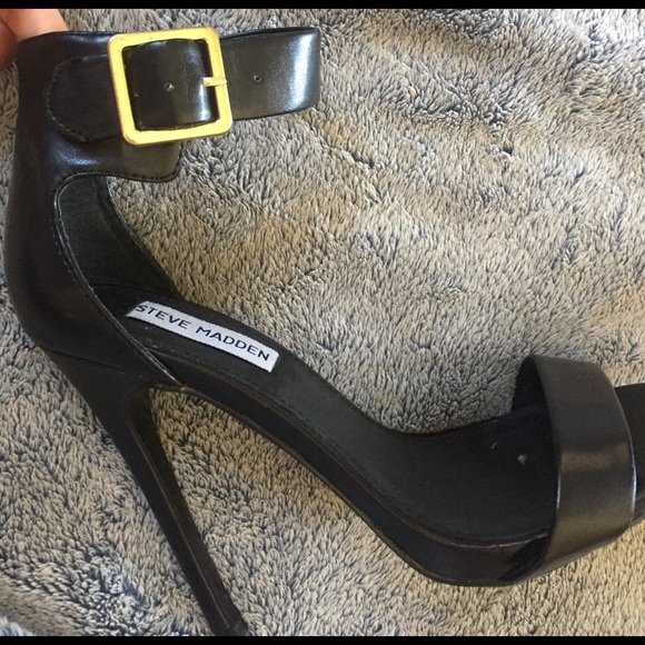 SOLD * DO NOT BUY *SEXY STEVE MADDEN STRAP HEEL👠 - Picture 4 of 4