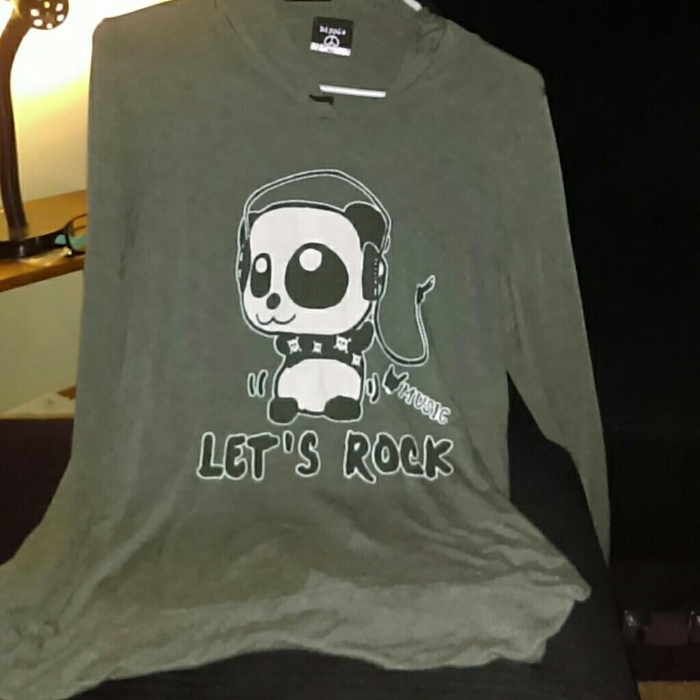 Hooded long sleeve tee