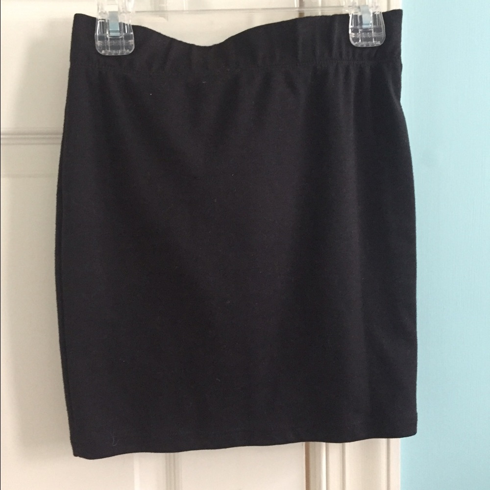 Black pencil skirt