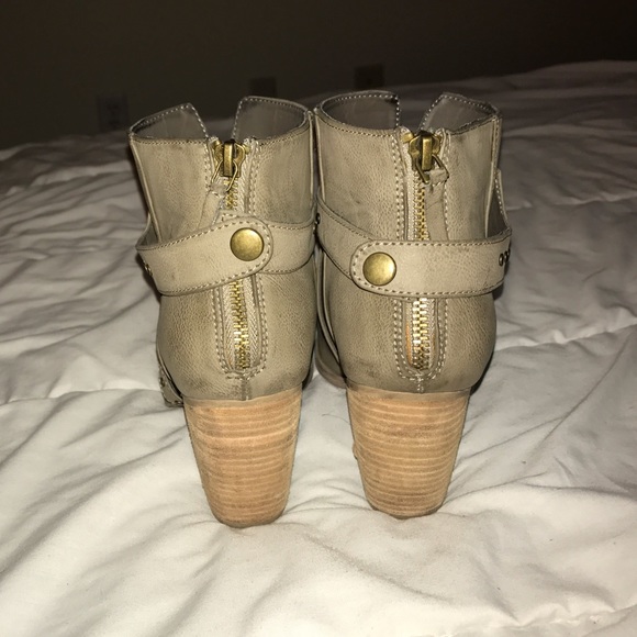 Cute ankle booties from urban outfitters - Picture 3 of 3